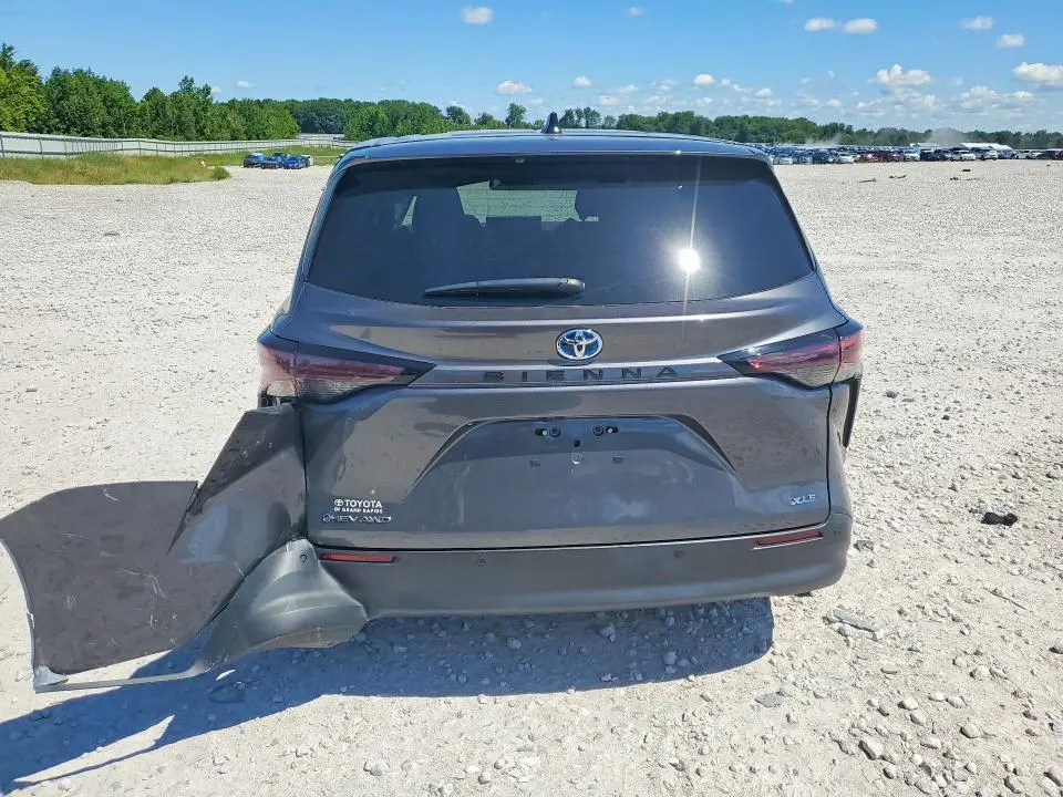 2025 TOYOTA SIENNA XLE 7-PASSENGER  