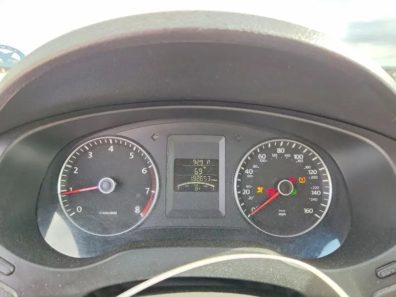 2013 VOLKSWAGEN JETTA SE  
