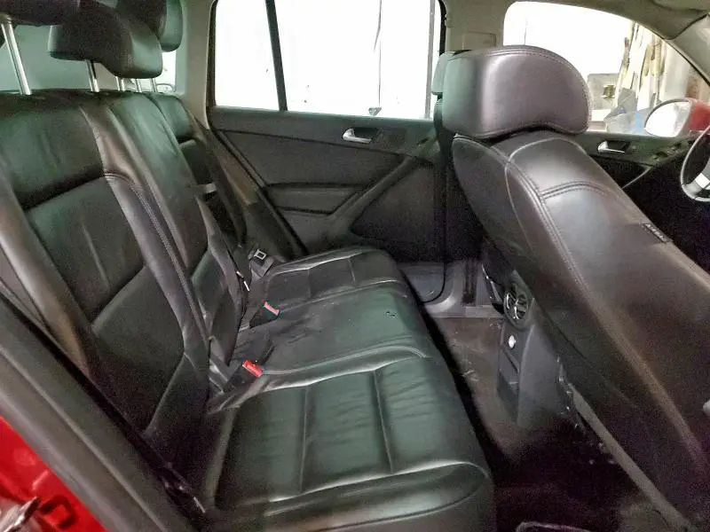 2010 VOLKSWAGEN TIGUAN SE  