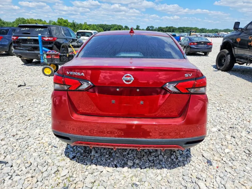 2021 NISSAN VERSA SV  