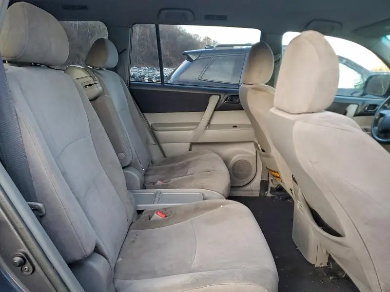 2011 TOYOTA HIGHLANDER BASE  