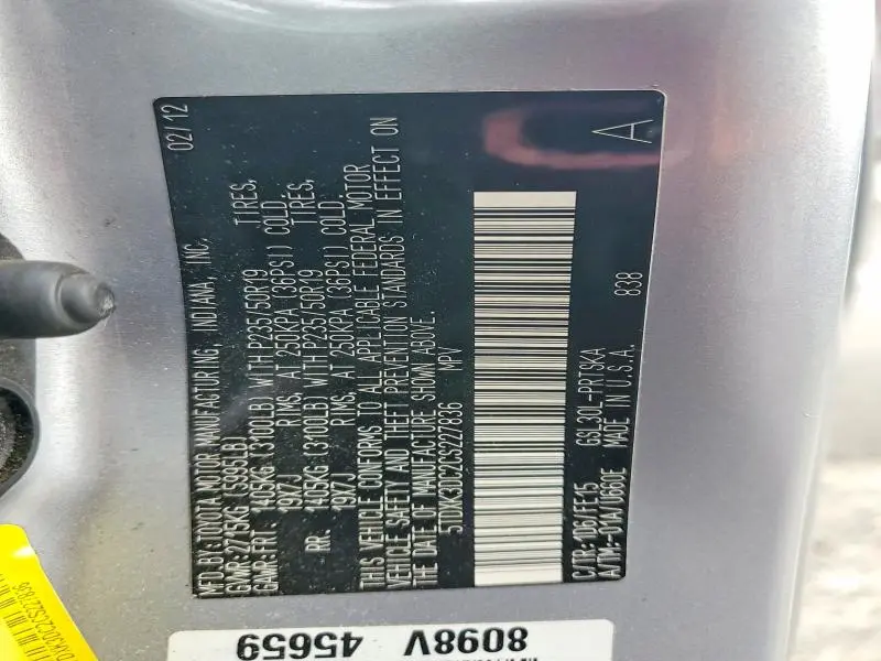 2012 TOYOTA SIENNA SE 8-PASSENGER  