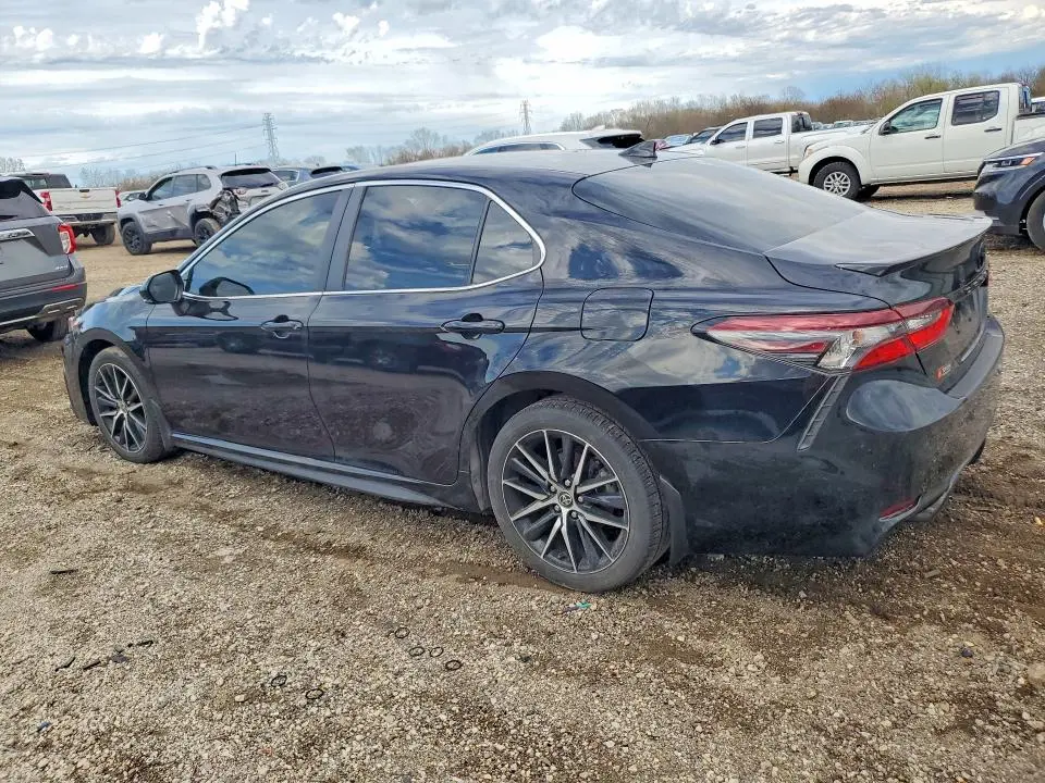 2022 TOYOTA CAMRY SE  