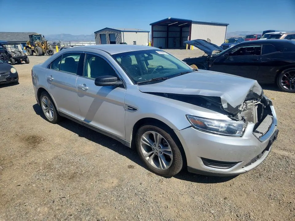 2019 FORD TAURUS SE  