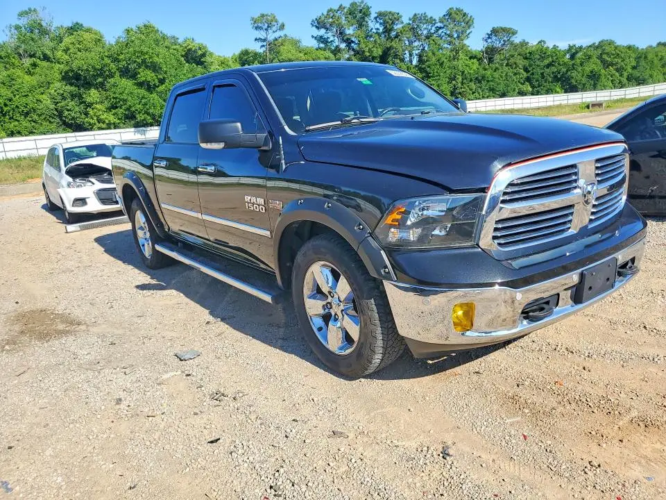 2015 RAM 1500 SLT  