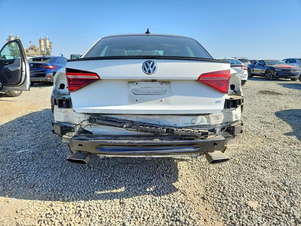 2018 VOLKSWAGEN PASSAT GT  