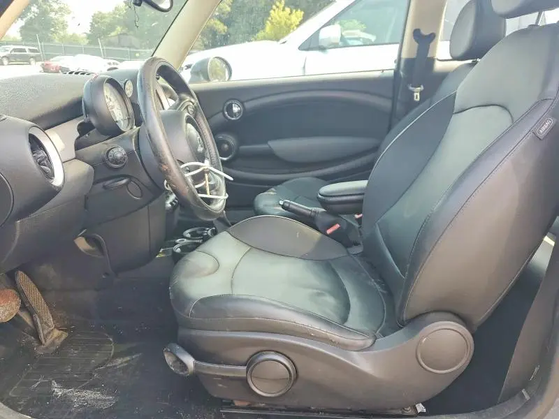 2011 MINI COOPER   