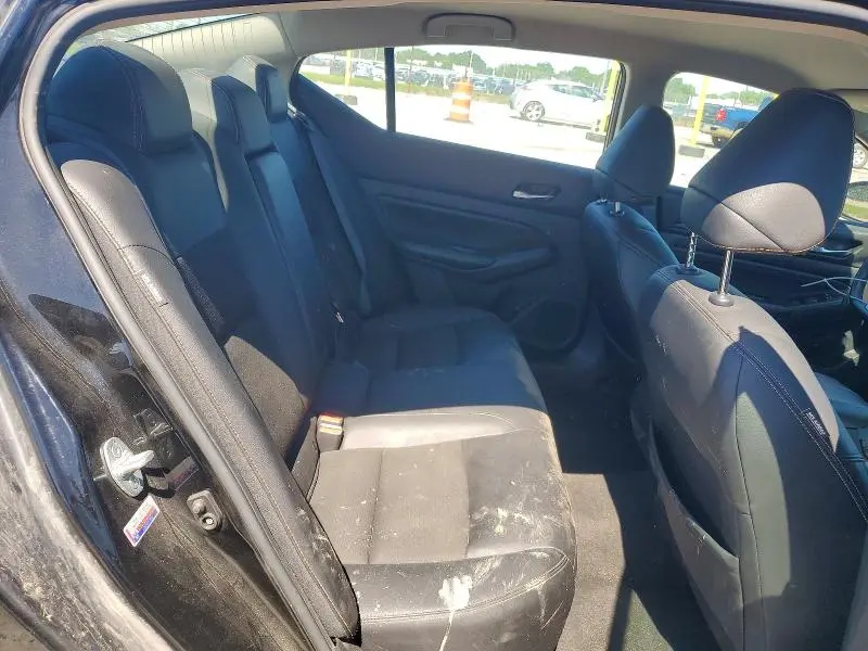 2021 NISSAN ALTIMA SR  