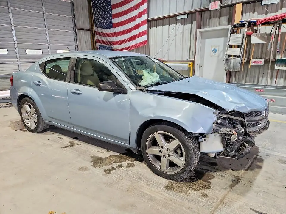2013 DODGE AVENGER SE  