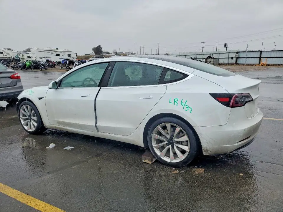 2018 TESLA MODEL 3   