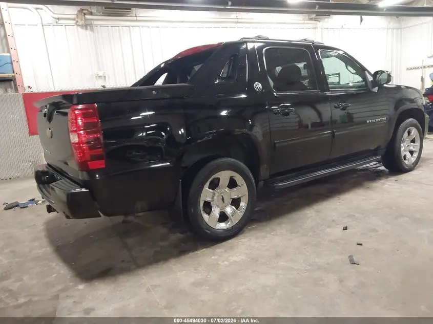 2013 CHEVROLET AVALANCHE LS