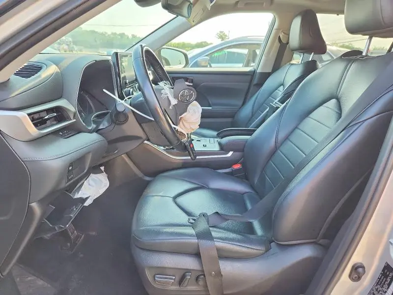 2021 TOYOTA HIGHLANDER HYBRID XLE  