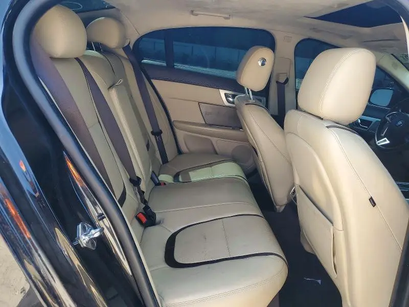2015 JAGUAR XF 3.0 SPORT  