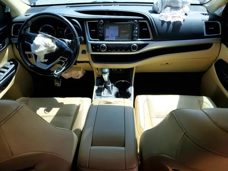 2019 TOYOTA HIGHLANDER XLE  