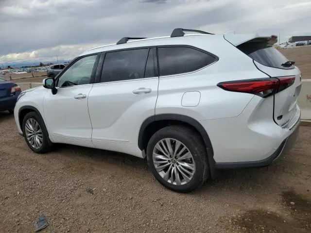 2022 TOYOTA HIGHLANDER PLATINUM  