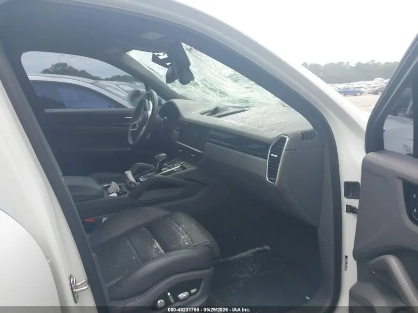 2020 PORSCHE CAYENNE  