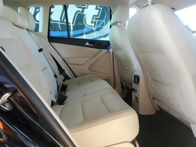 2014 VOLKSWAGEN TIGUAN S  