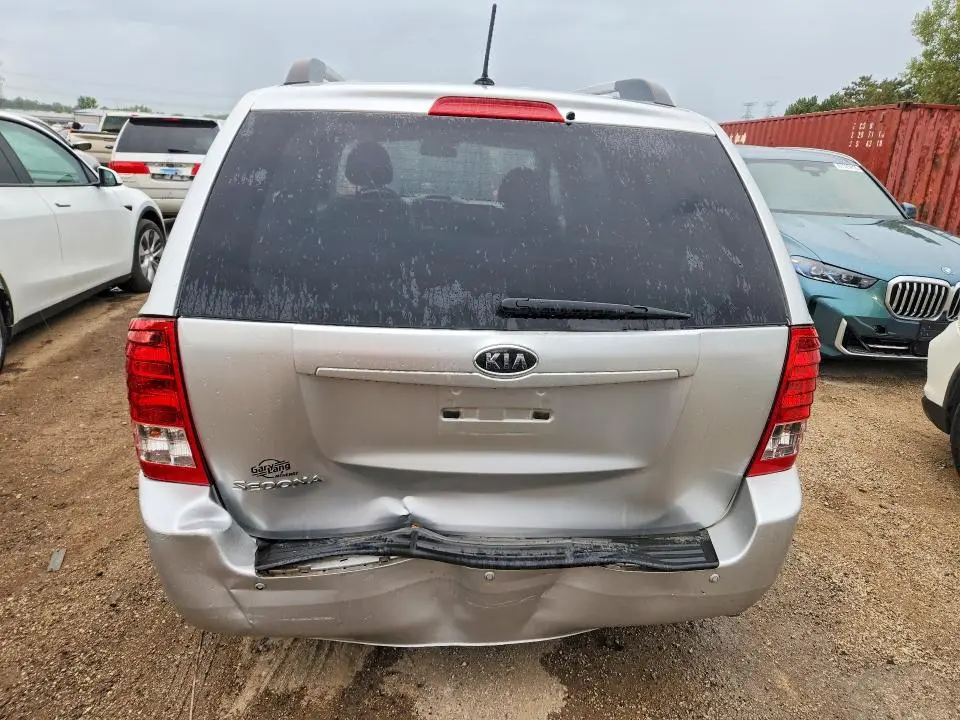 2012 KIA SEDONA LX  