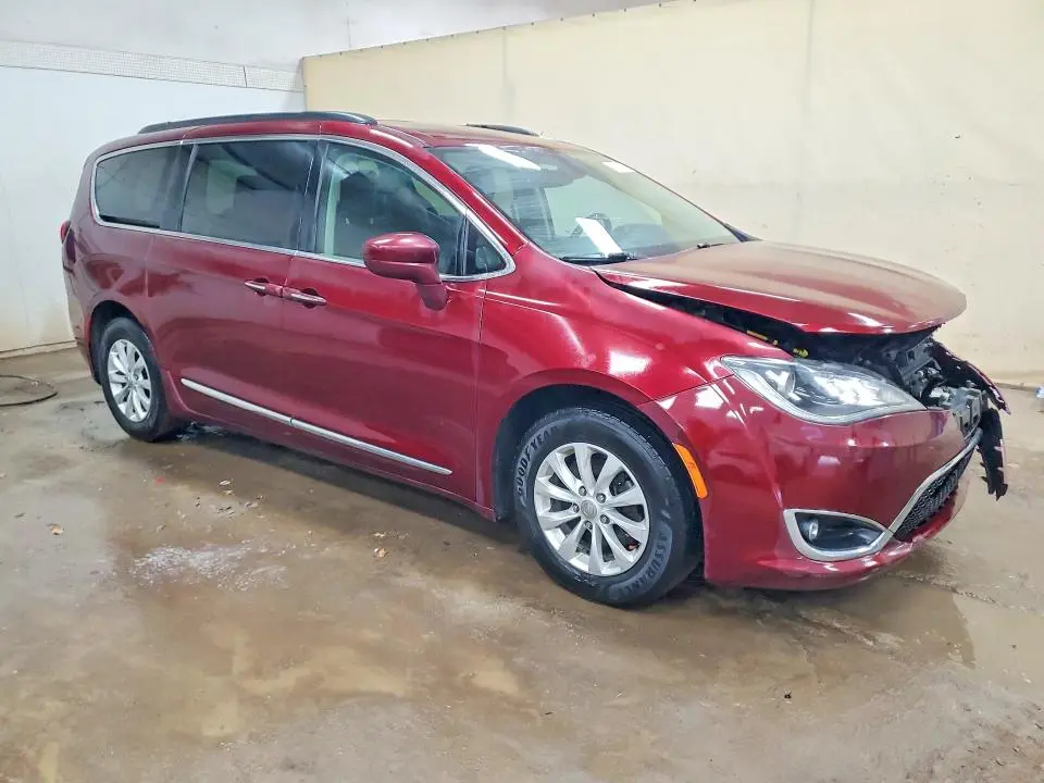 2017 CHRYSLER PACIFICA TOURING L  
