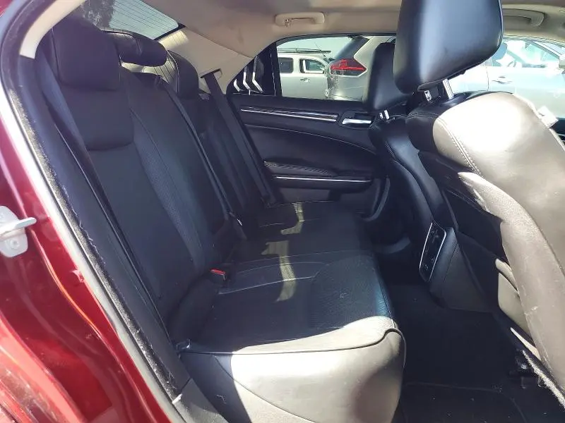 2019 CHRYSLER 300 LIMITED  