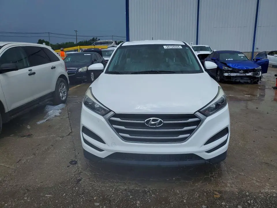 2018 HYUNDAI TUCSON SE  