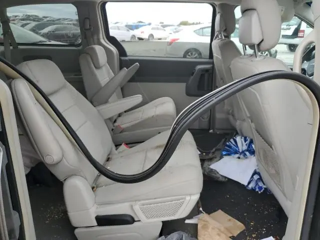 2010 CHRYSLER TOWN & COUNTRY TOURING  