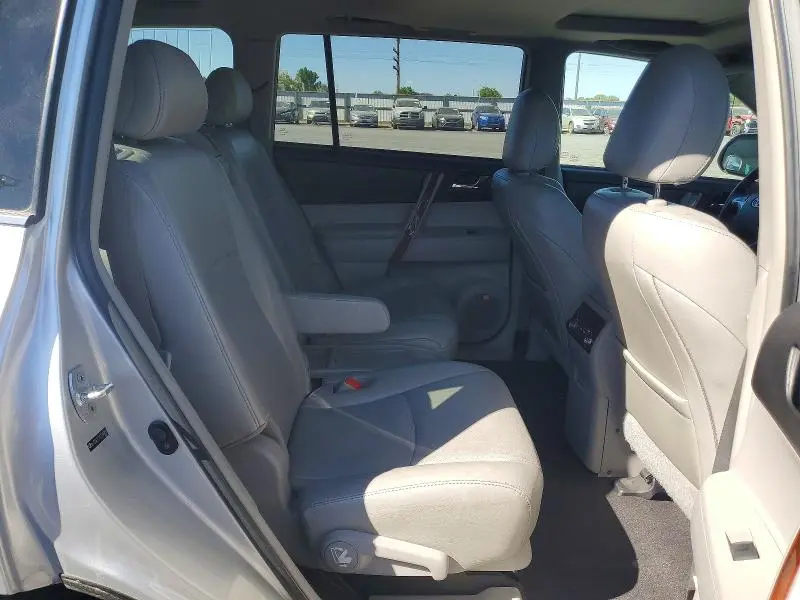 2012 TOYOTA HIGHLANDER   