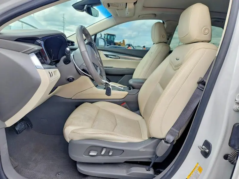 2018 CADILLAC XT5 LUXURY  