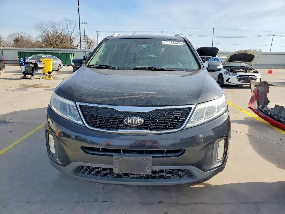 2014 KIA SORENTO LX  