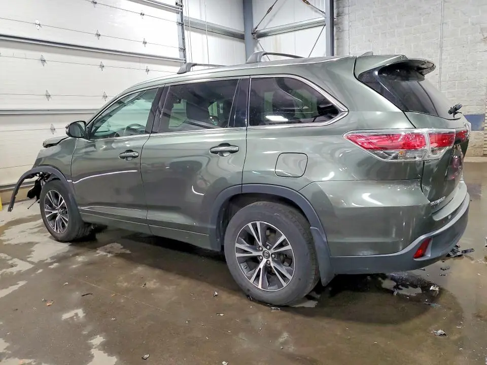 2016 TOYOTA HIGHLANDER XLE  