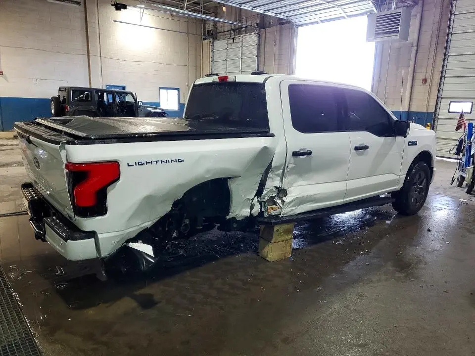 2024 FORD F150 LIGHTNING XLT  