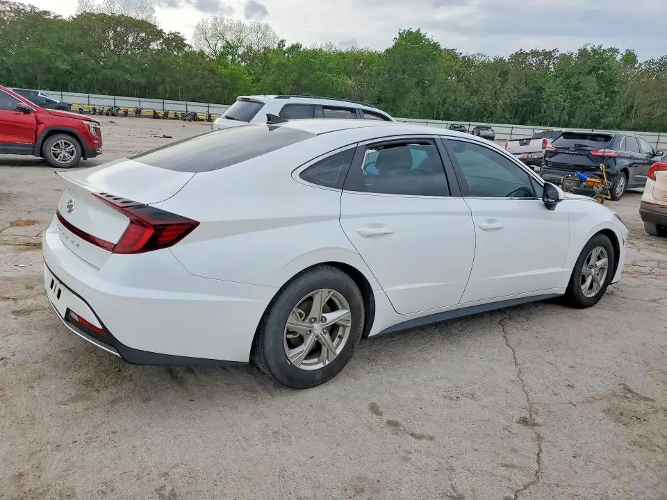 2021 HYUNDAI SONATA SE  