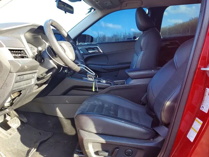 2024 MITSUBISHI OUTLANDER SE  