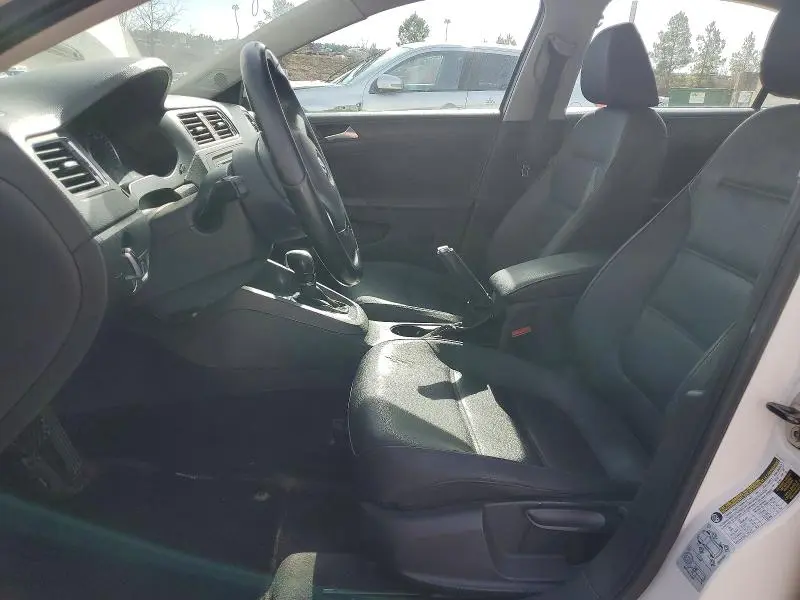 2012 VOLKSWAGEN JETTA SE  
