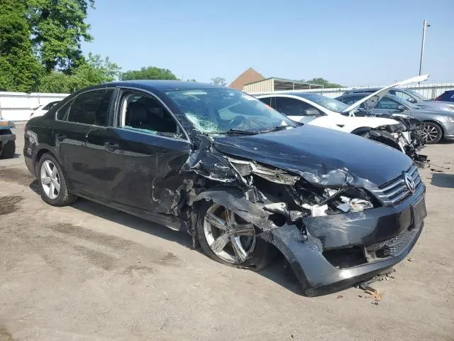 2012 VOLKSWAGEN PASSAT SE  