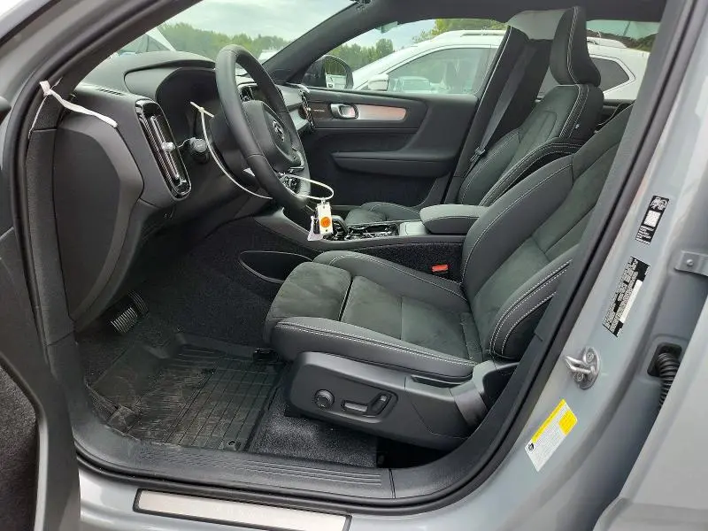 2026 VOLVO XC40 ULTRA  