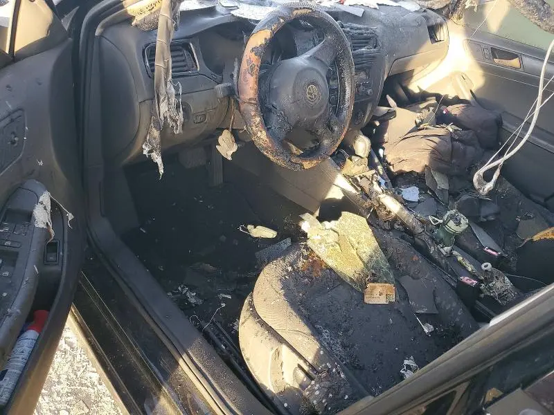 2013 VOLKSWAGEN JETTA BASE  