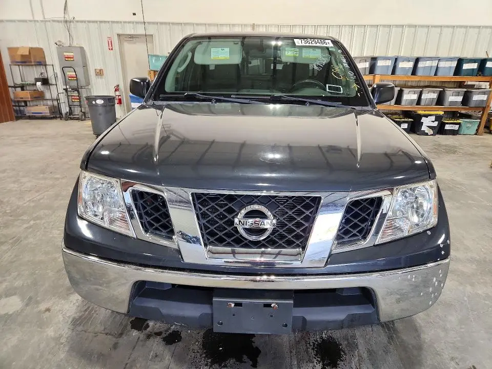 2011 NISSAN FRONTIER SV V6  