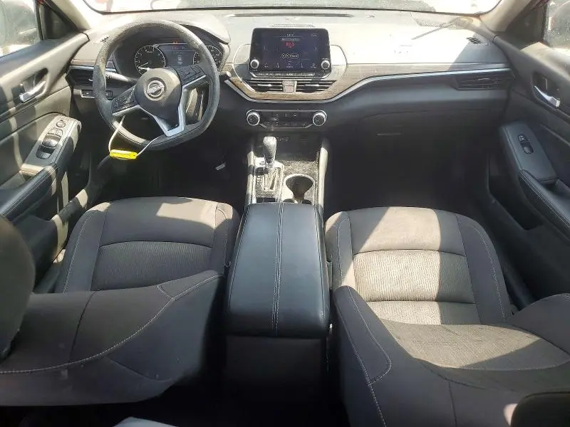 2024 NISSAN ALTIMA SV  