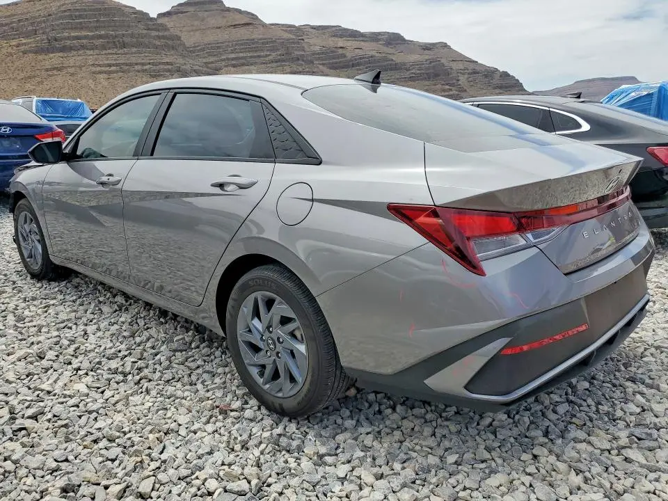 2024 HYUNDAI ELANTRA   
