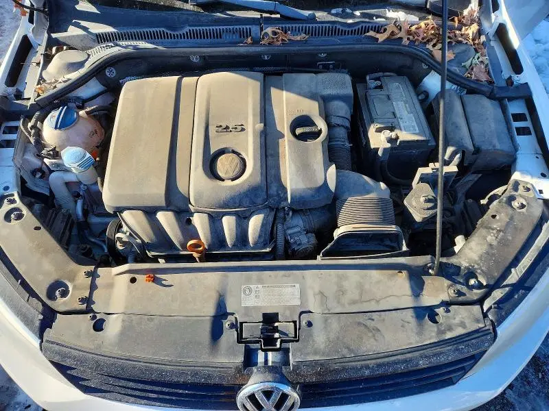 2011 VOLKSWAGEN JETTA SE  