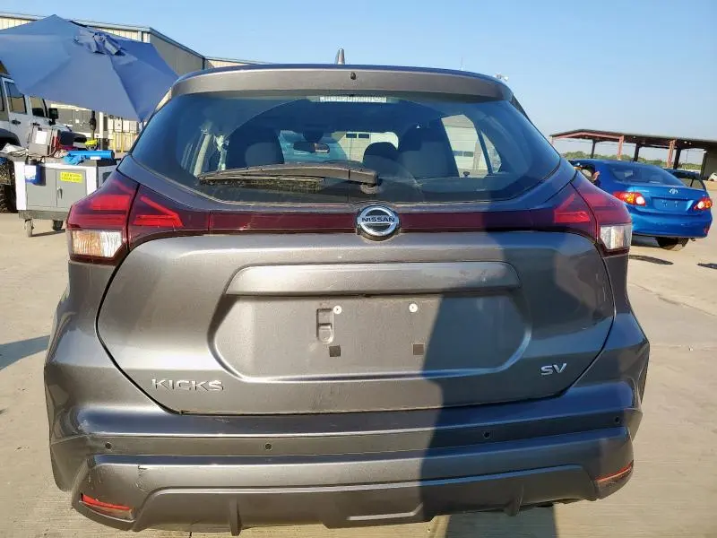 2021 NISSAN KICKS SV  