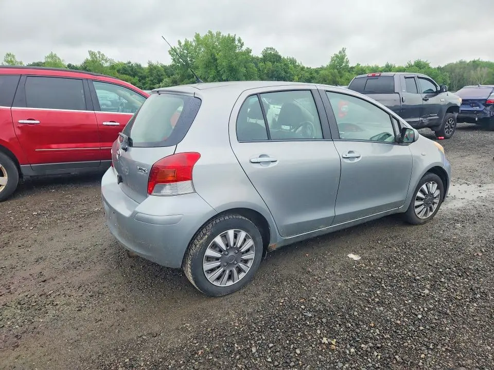2010 TOYOTA YARIS BASE  