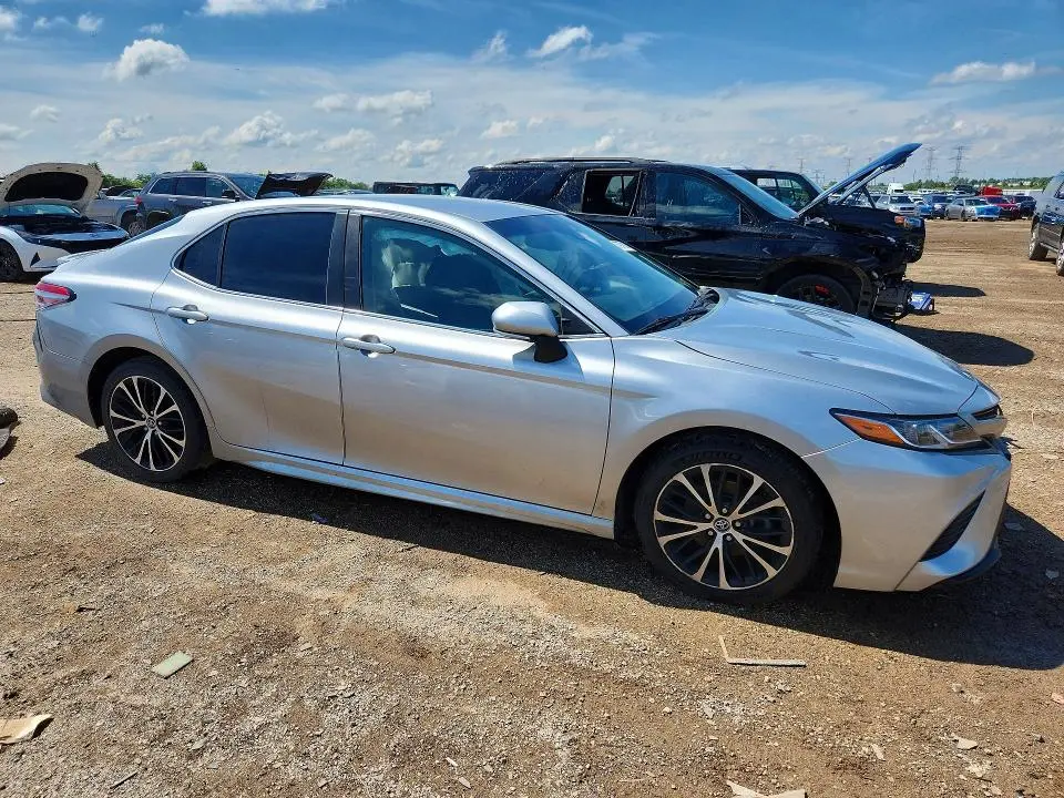 2018 TOYOTA CAMRY SE  
