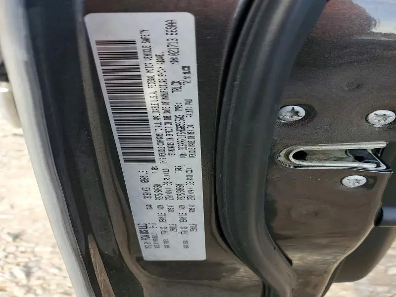 2017 RAM 1500 SLT  