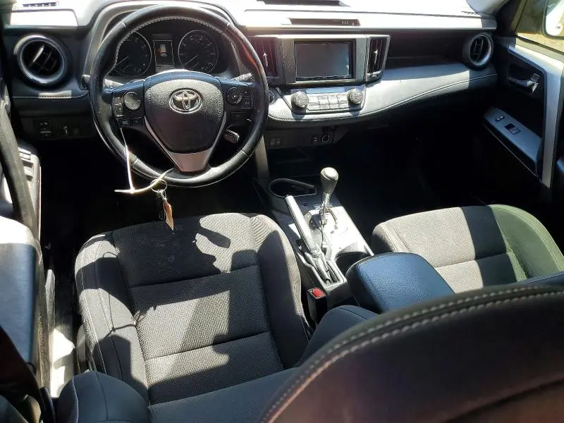 2018 TOYOTA RAV4 XLE  