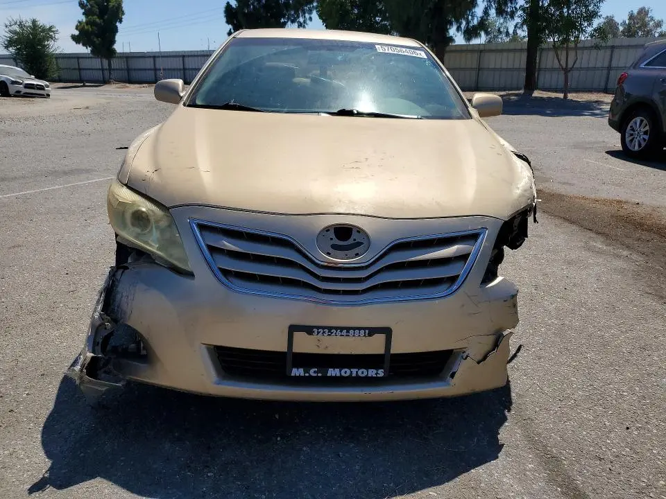 2010 TOYOTA CAMRY LE  