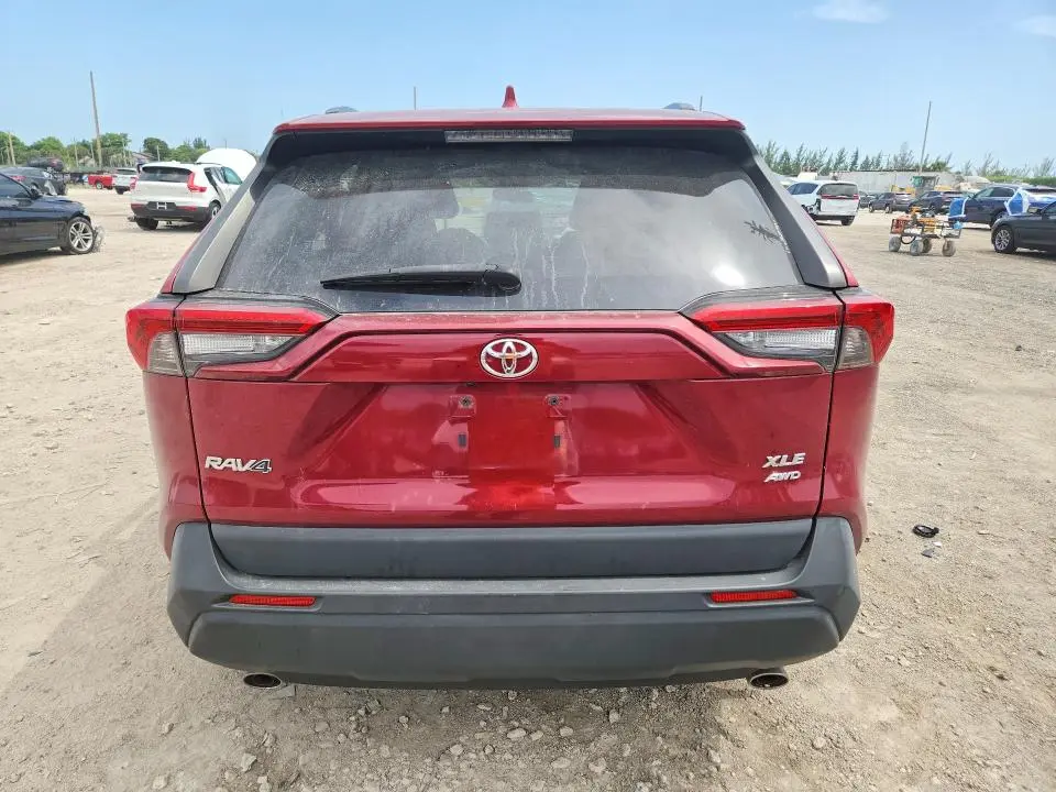 2019 TOYOTA RAV4 XLE  