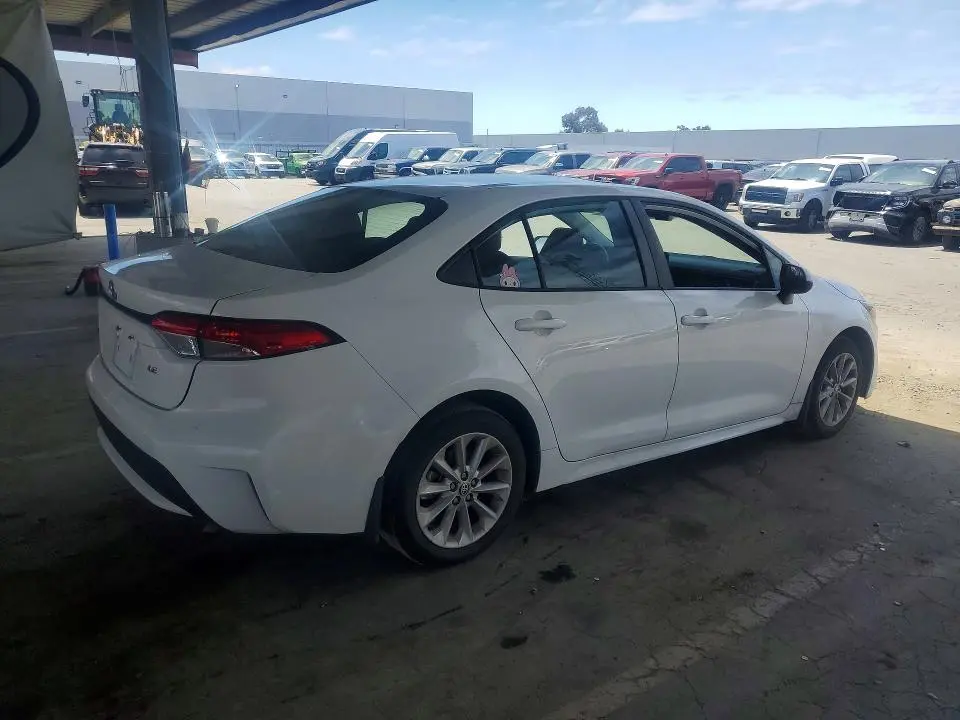 2022 TOYOTA COROLLA LE  