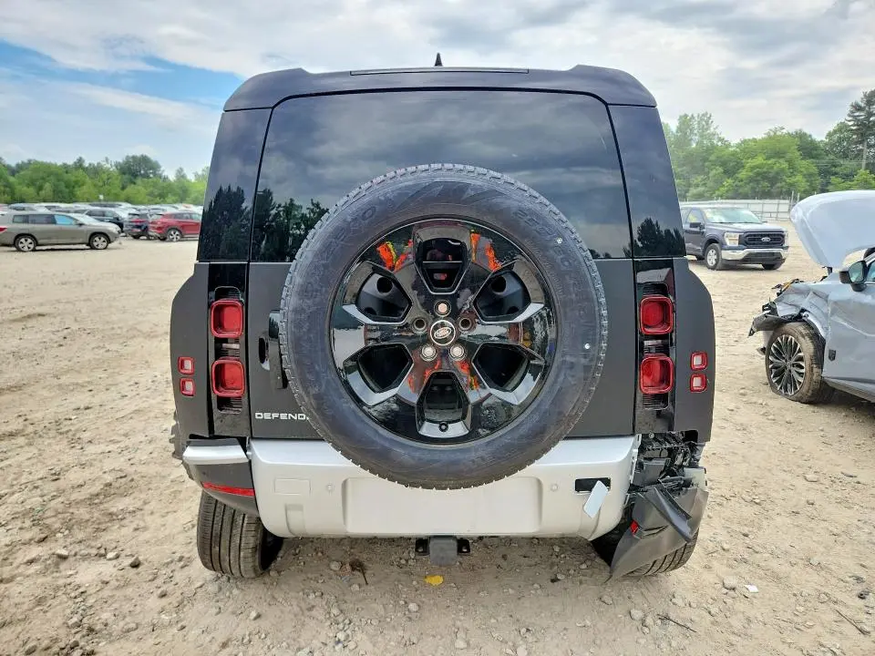 2025 LAND ROVER DEFENDER 110 S  